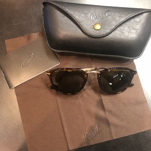 Brand NWOT Persol PO3165S Polarized Sunglasses